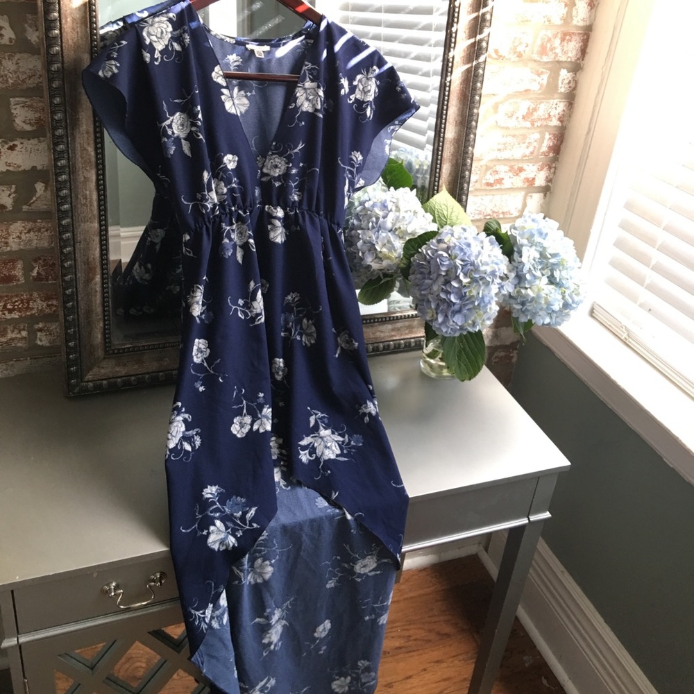 Ecote Dark blue high low dress in XS